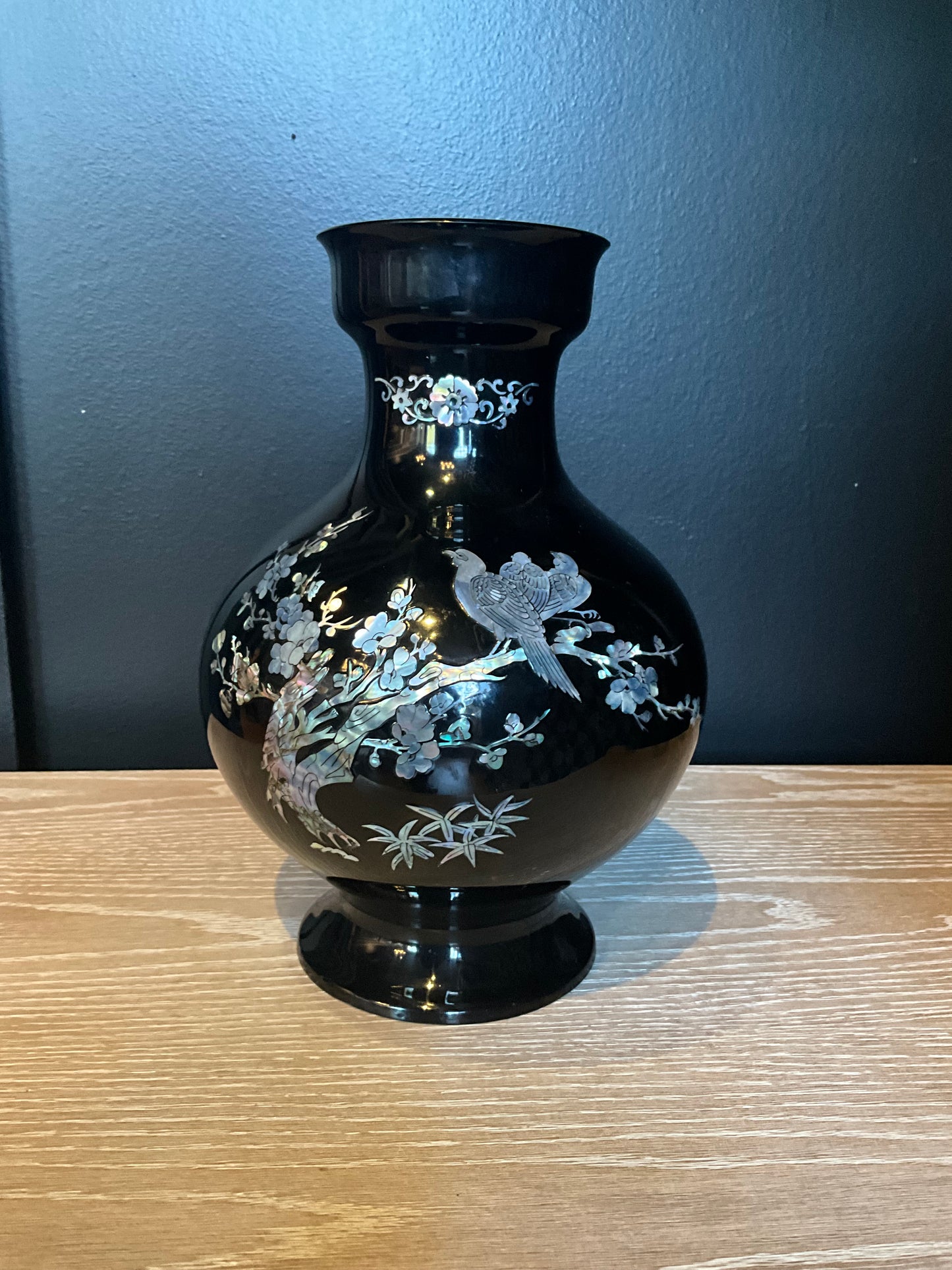 Korean lacquer black vase with birds