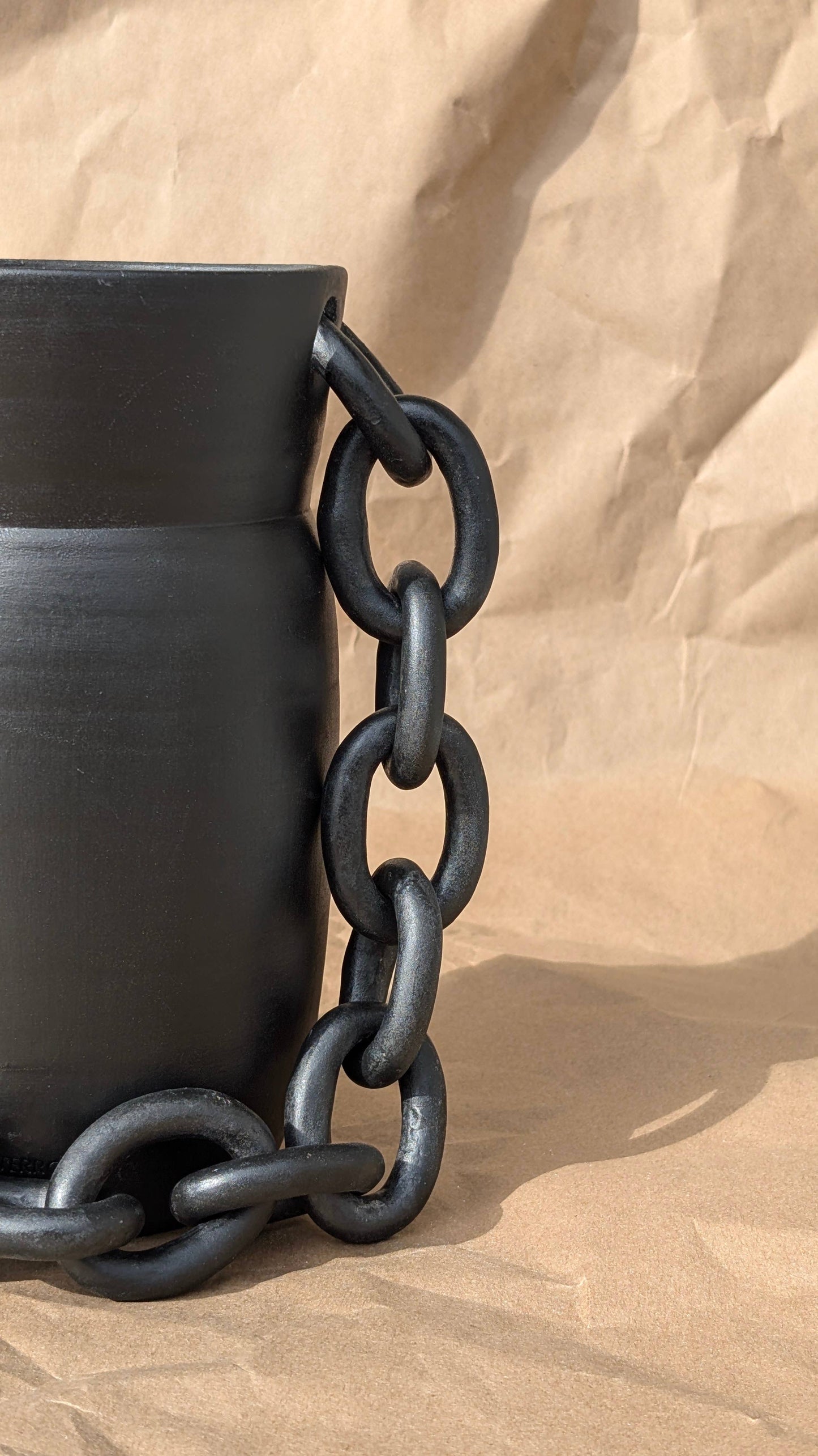 Handmade vase with a chain | Black Ceramic Chain Vase