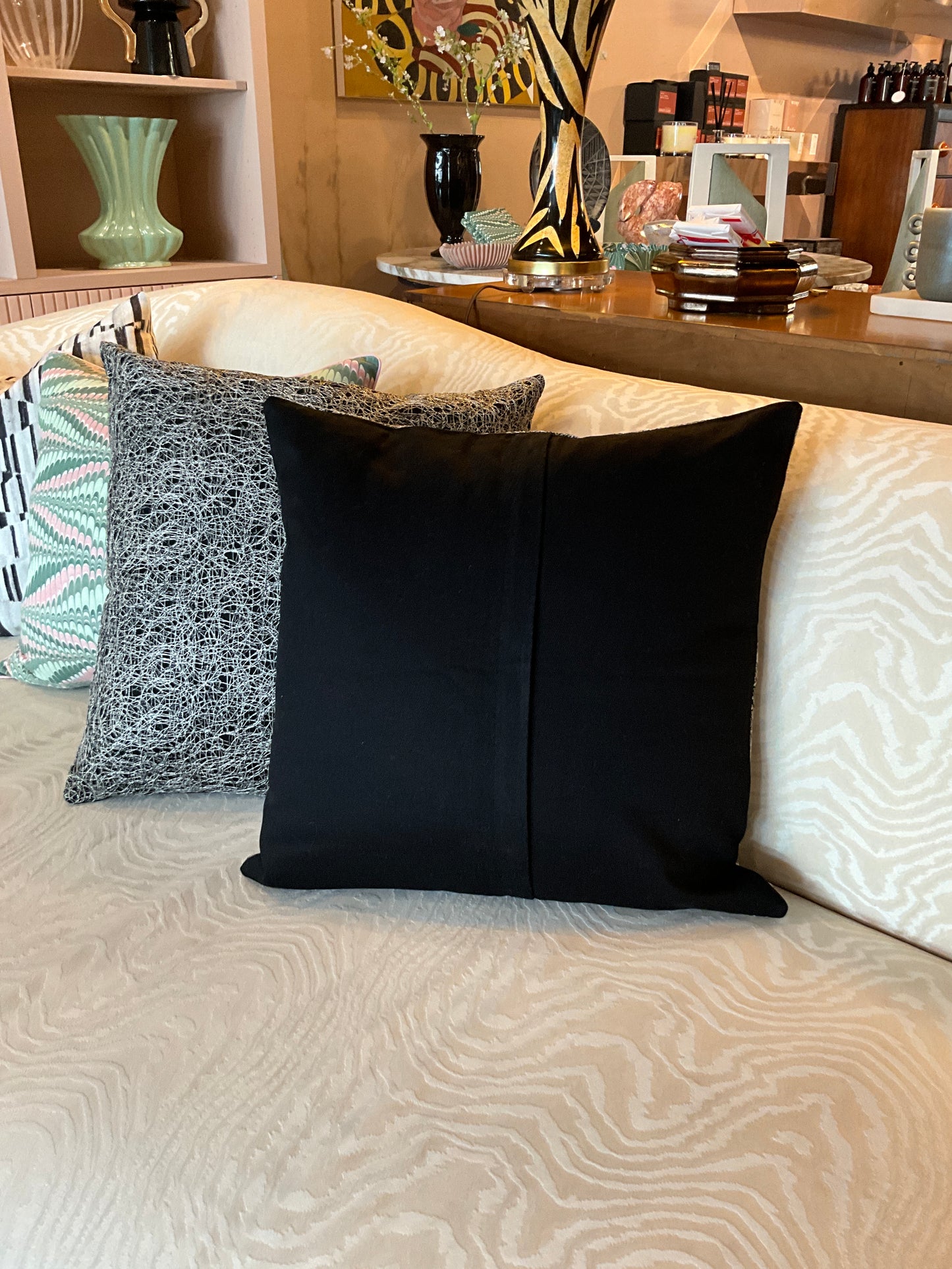 STS pillow silver + black