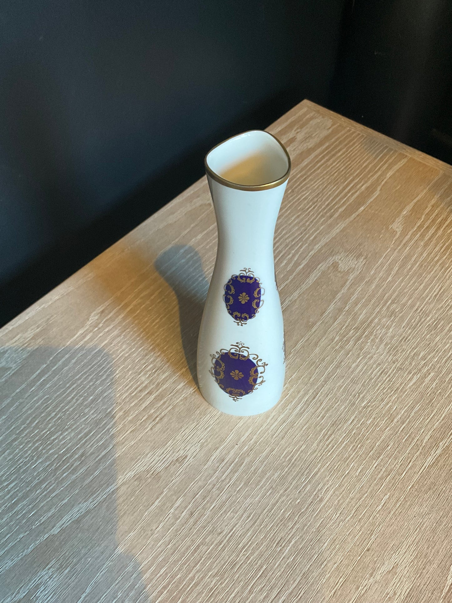 White and blue Echt Kobalt small porcelain vase