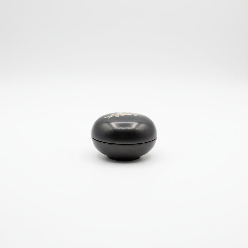 Black stone with gold patterns 