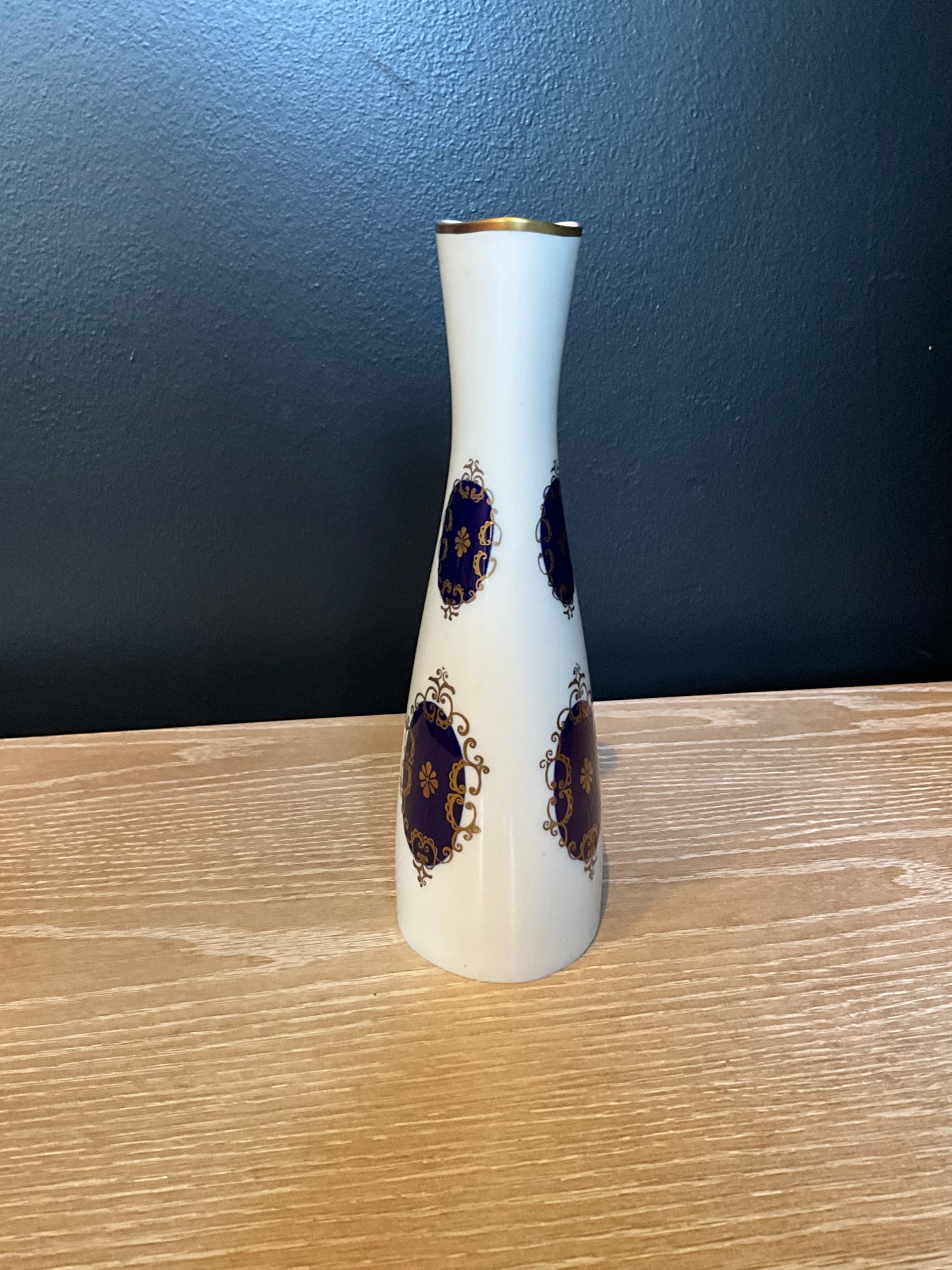 White and blue Echt Kobalt small porcelain vase