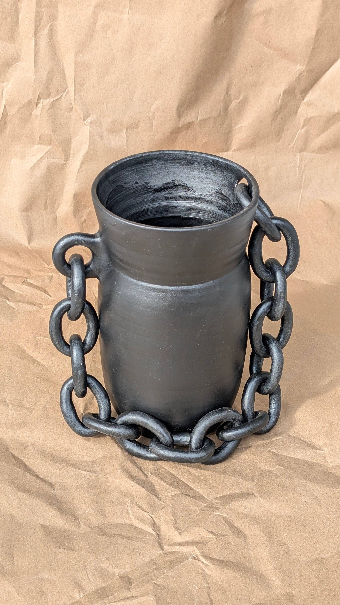 Handmade vase with a chain | Black Ceramic Chain Vase